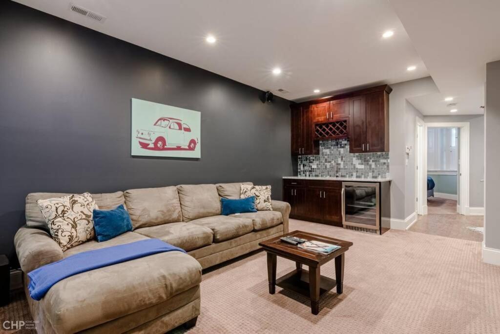 Gold Coast With Free Parking Garage Sleeps 10 Villa