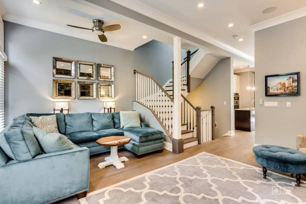 Gold Coast With Free Parking Garage Sleeps 10 Villa
