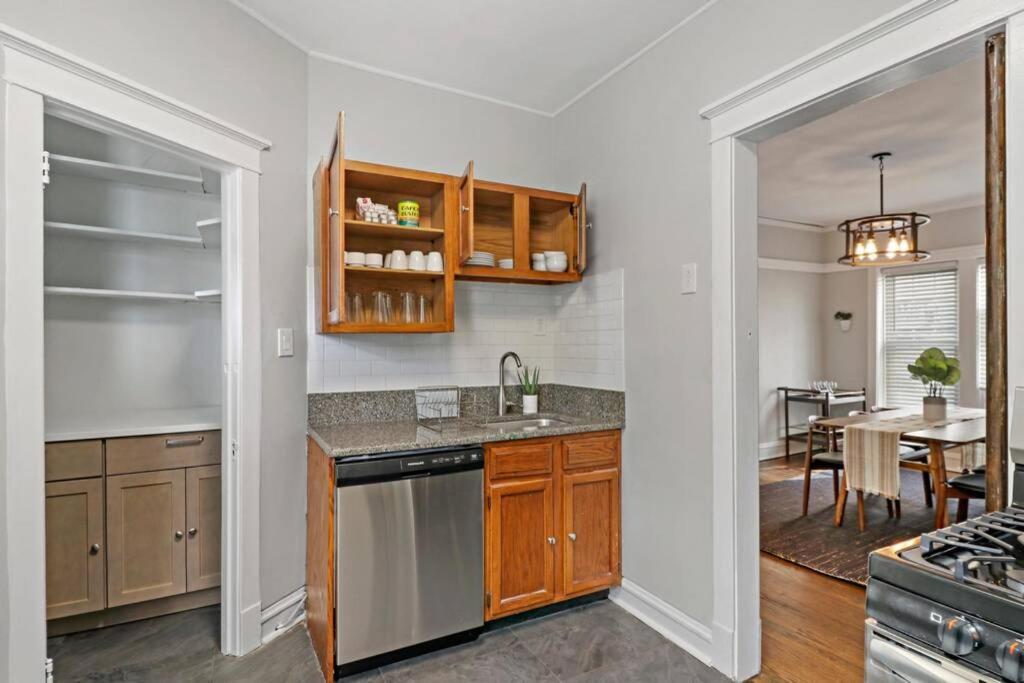 Apartment Cozy & Homey 2br Apt In Chicago's Superb Location - Sunnyside 2e Chicago