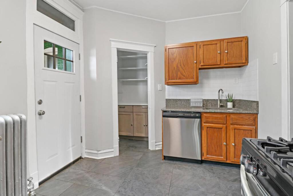 Cozy & Homey 2br Apt In Chicago's Superb Location - Sunnyside 2e Chicago