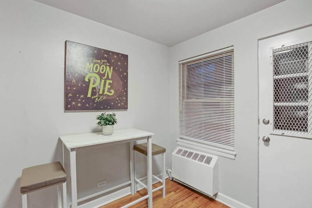 Apartment Charming 1br With Spacious Living - Foster 1s *