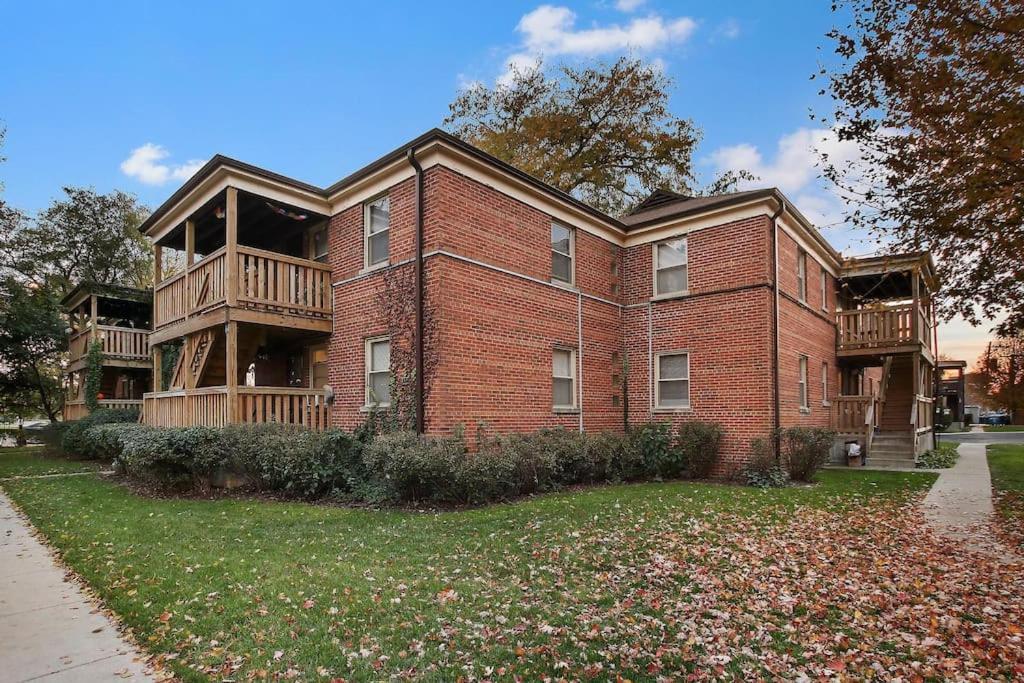 Charming 1br With Spacious Living - Foster 1s * Chicago