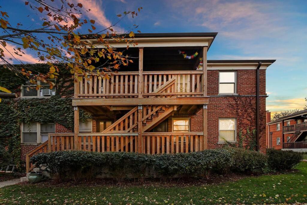 Charming 1br With Spacious Living - Foster 1s Chicago