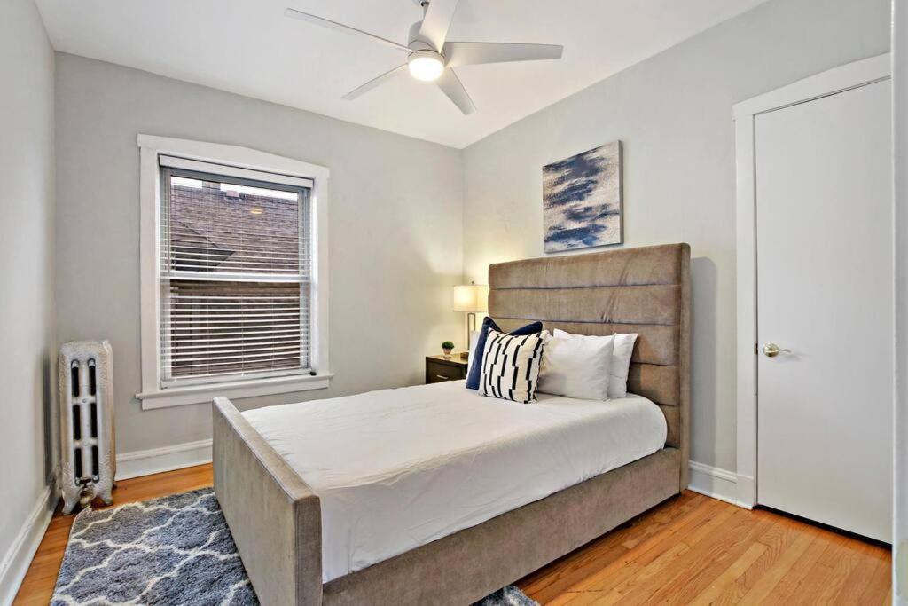 2br Roomy Apt Near Shops, Dining And Transpo - Eastwood 3f Apartamento *