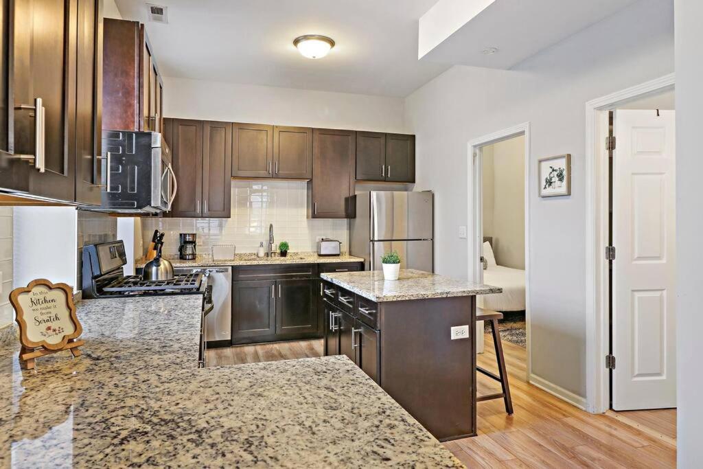 4br Classy & Radiant In Wicker Park - Blackhawk 3f Apartment *