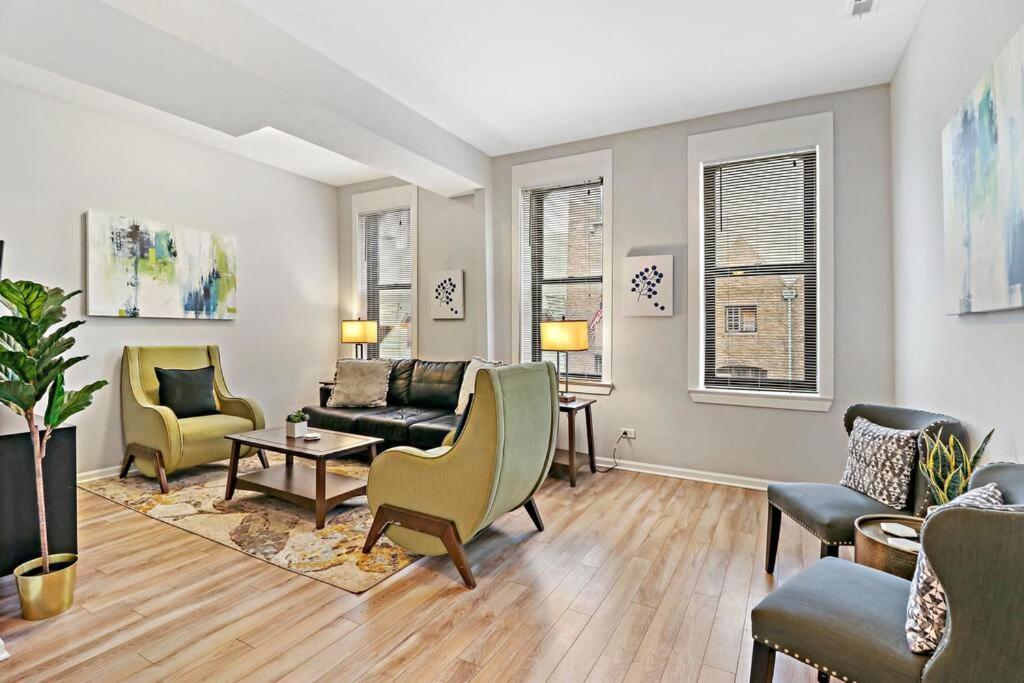 Apartment 4br Classy & Radiant In Wicker Park - Blackhawk 3f Chicago