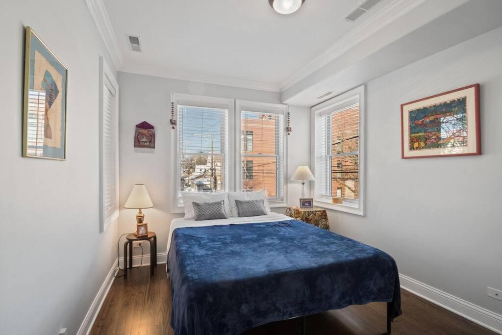 Holiday home Luxe 5br 5ba Single-family With Free Parking & Pet Friendly! *