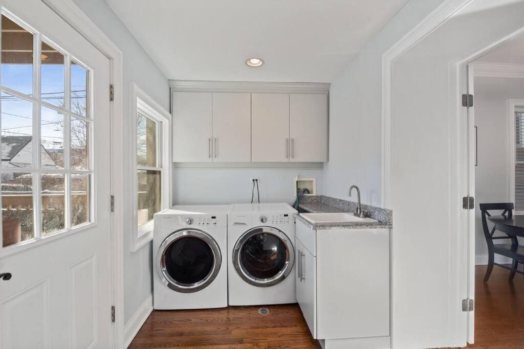 Luxe 5br 5ba Single-family With Free Parking & Pet Friendly! Holiday home