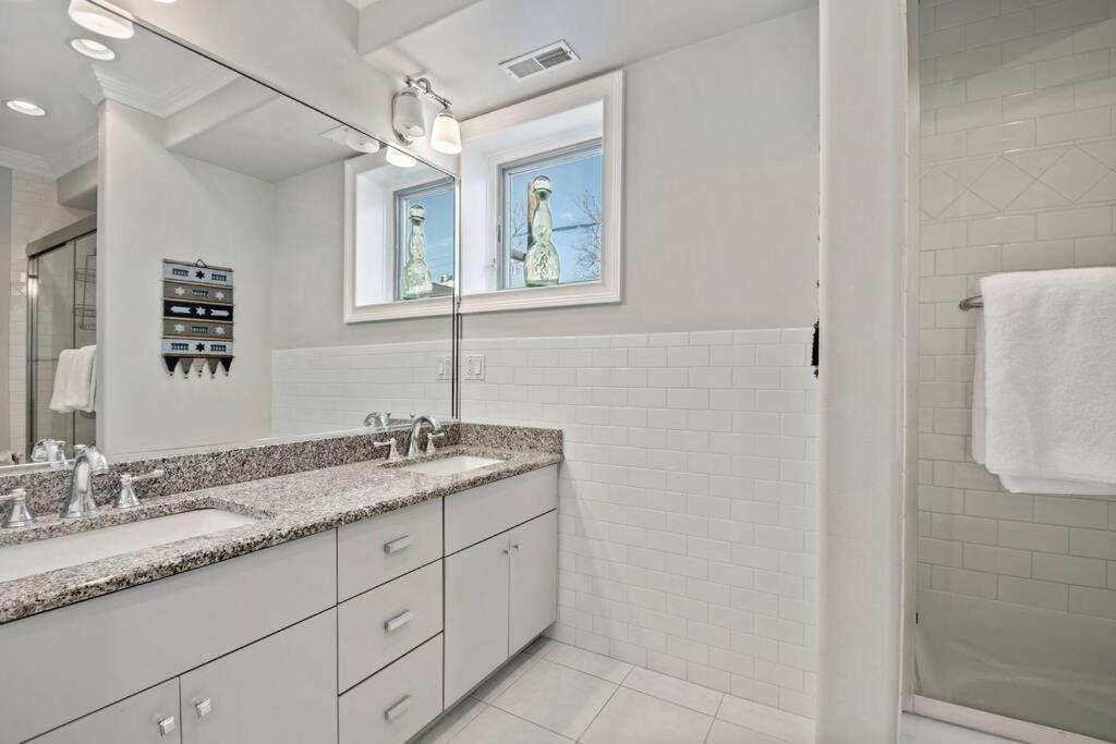 Holiday home Luxe 5br 5ba Single-family With Free Parking & Pet Friendly! Chicago