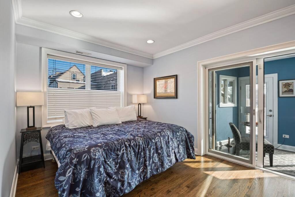 Luxe 5br 5ba Single-family With Free Parking & Pet Friendly! Chicago