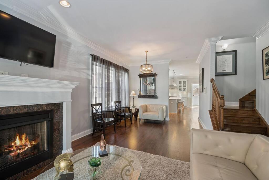 Holiday home Luxe 5br 5ba Single-family With Free Parking & Pet Friendly! *