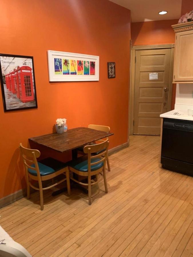 Hollywood Llc Chicago