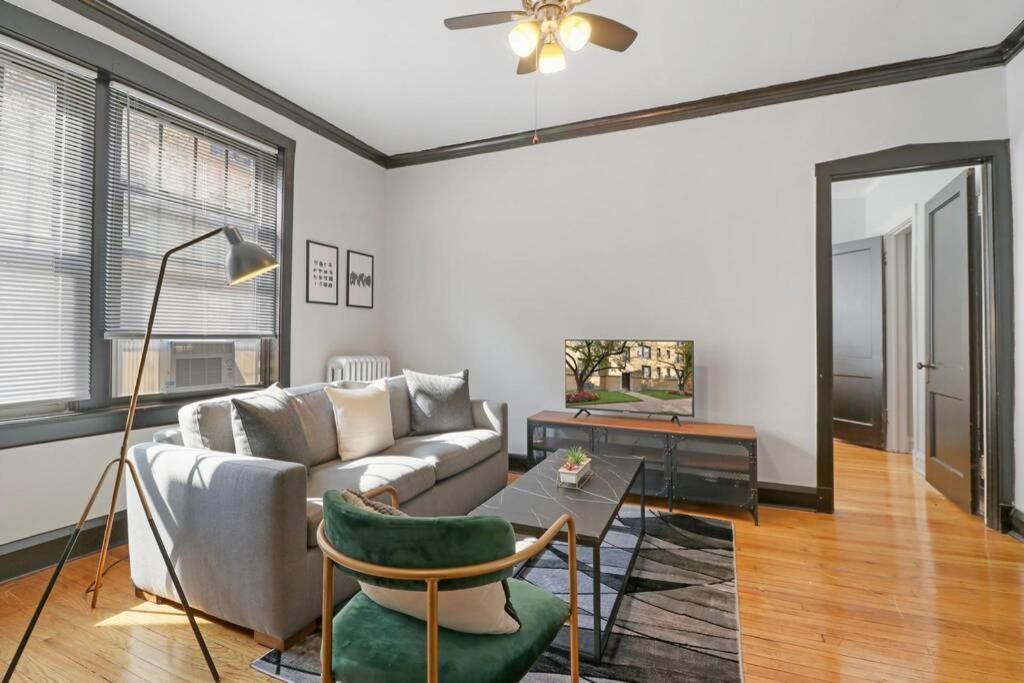 Complete 1br Near Attractions - Belmont C1 Chicago