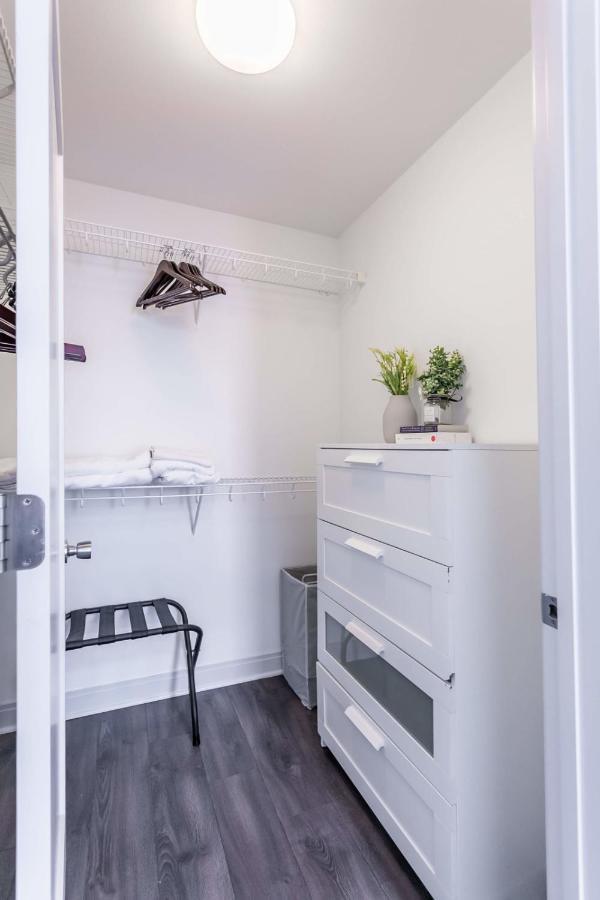 Apartment Frontdesk 2 Bedroom Apt By Harold Washington Park *