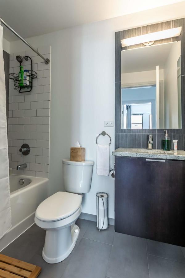 Frontdesk 2 Bedroom Apt By Harold Washington Park Apartment *