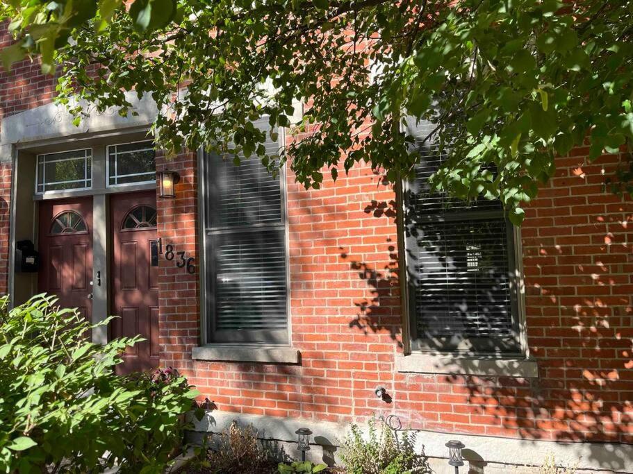 Trendy West Town Flat - 2 Bed / 1.5 Bath W Parking Apartamento *
