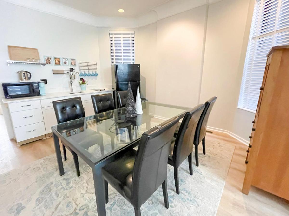 Wrigleyville Friends Unit - 5bdrm *
