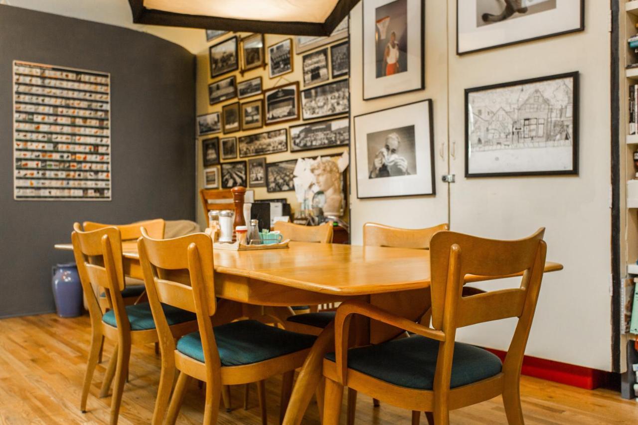 Ray's Bucktown Bed & Breakfast 3*