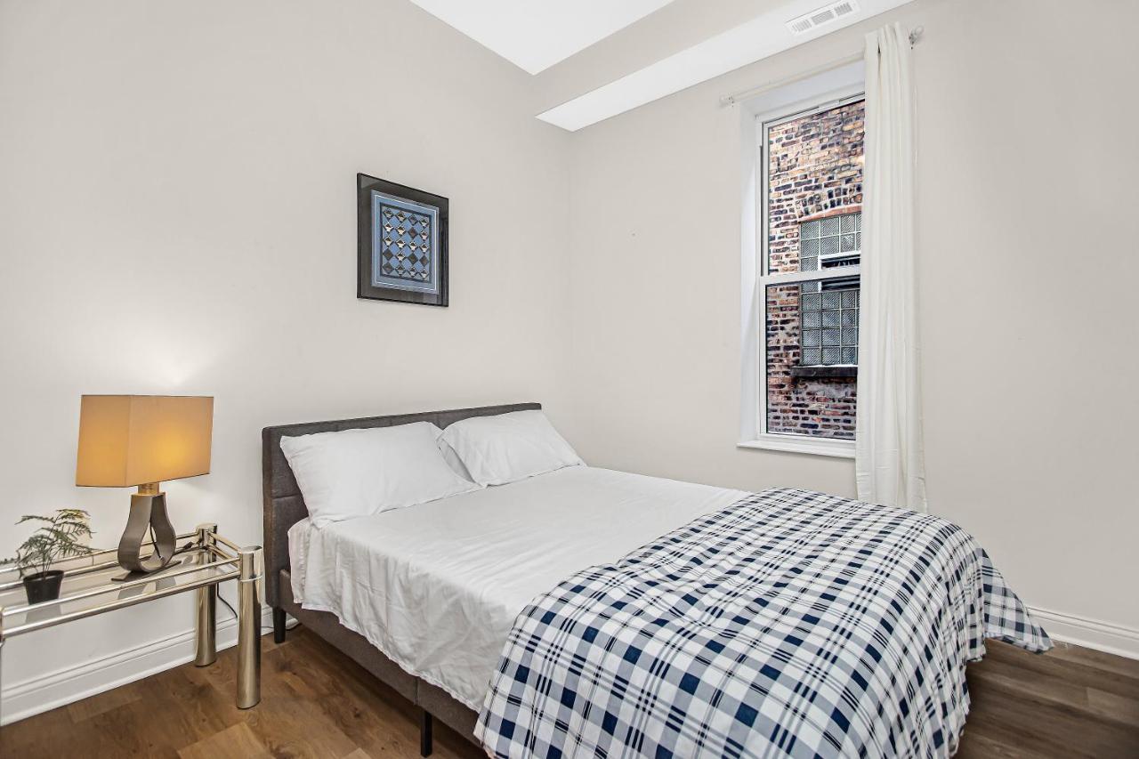 Modern 4br Just A Block From Cta Pink Line With Pool Table Free Parking Apartamento Chicago