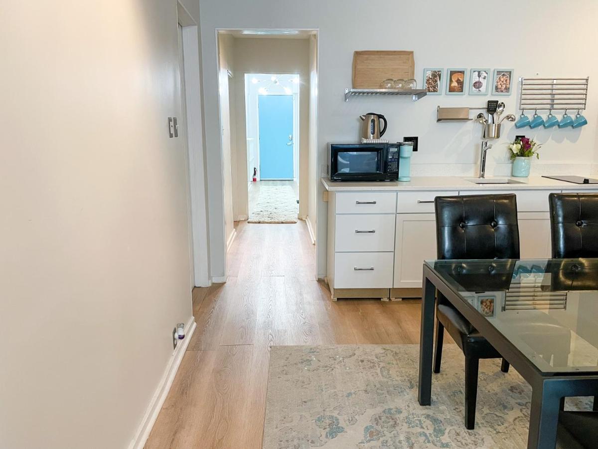 Wrigleyville Friends Unit - 5bdrm * Chicago