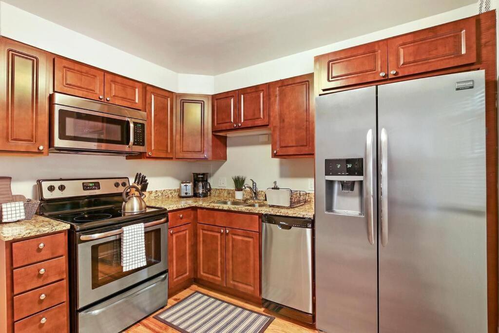 Apartment 1br Cozy With Serene Local Vibe - Foster 1n & 2n *