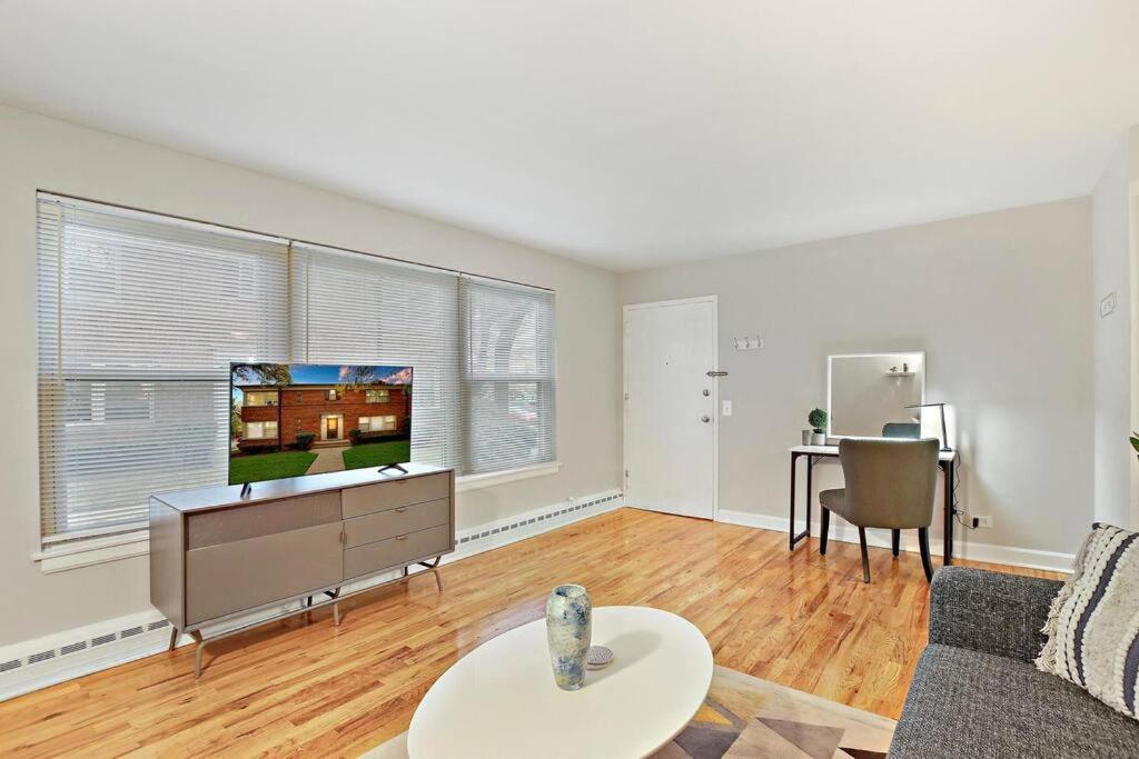 1br Cozy With Serene Local Vibe - Foster 1n & 2n Chicago
