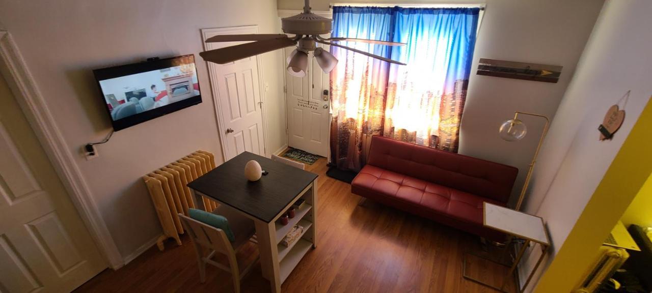 Cozy 1 Bedroom, 1 Min From Irving Park Blue Line, Free Parking *