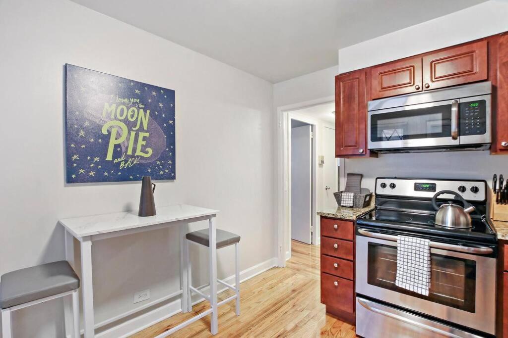 1br Cozy With Serene Local Vibe - Foster 1n & 2n Apartment *