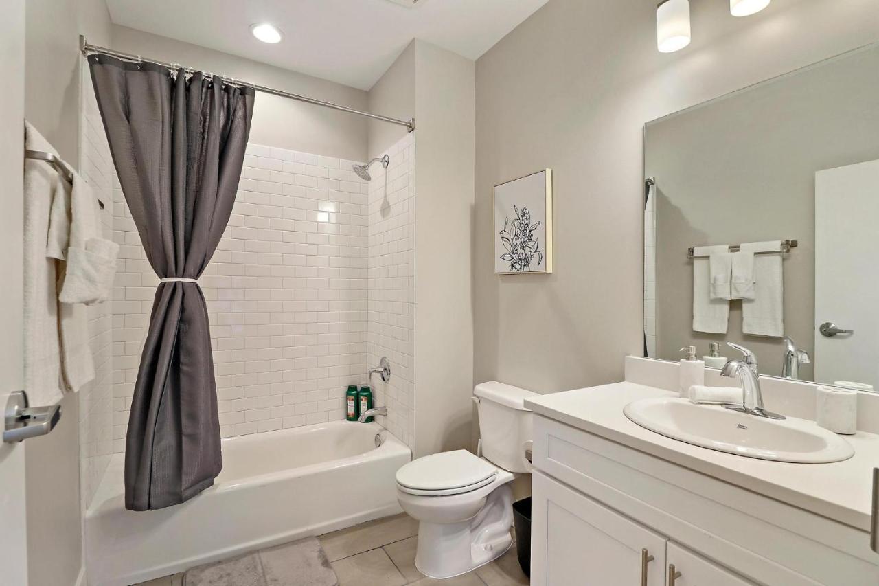 Stunning In Lakeview - Broadway 301 Chicago