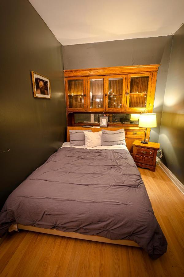 Apartment 4 Bdrm In Heart Of Wicker Park *