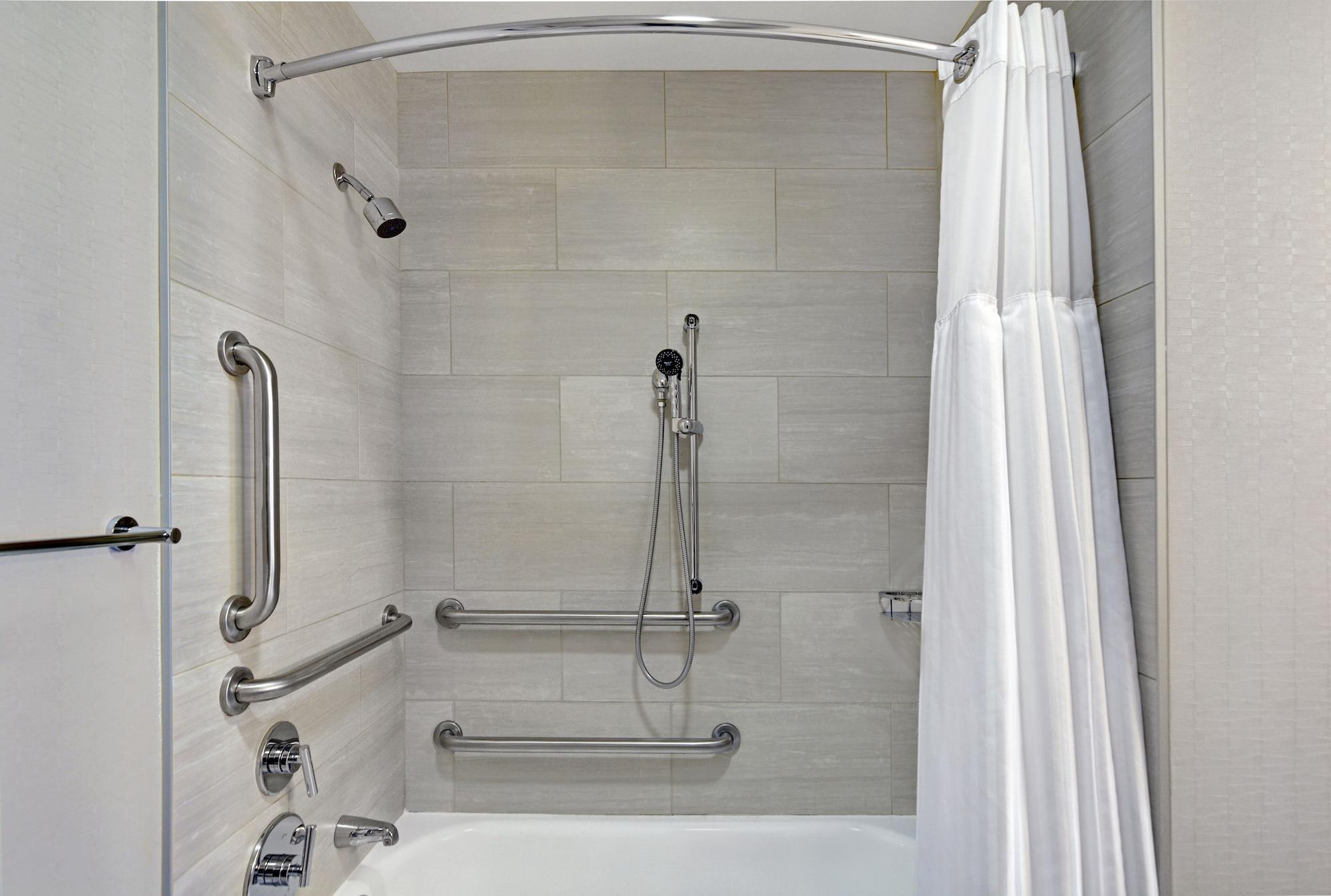 Embassy - Downtown River North Hotel