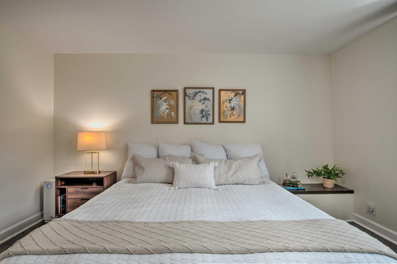 Stylish, Bright Garden-level With Fireplace * Chicago