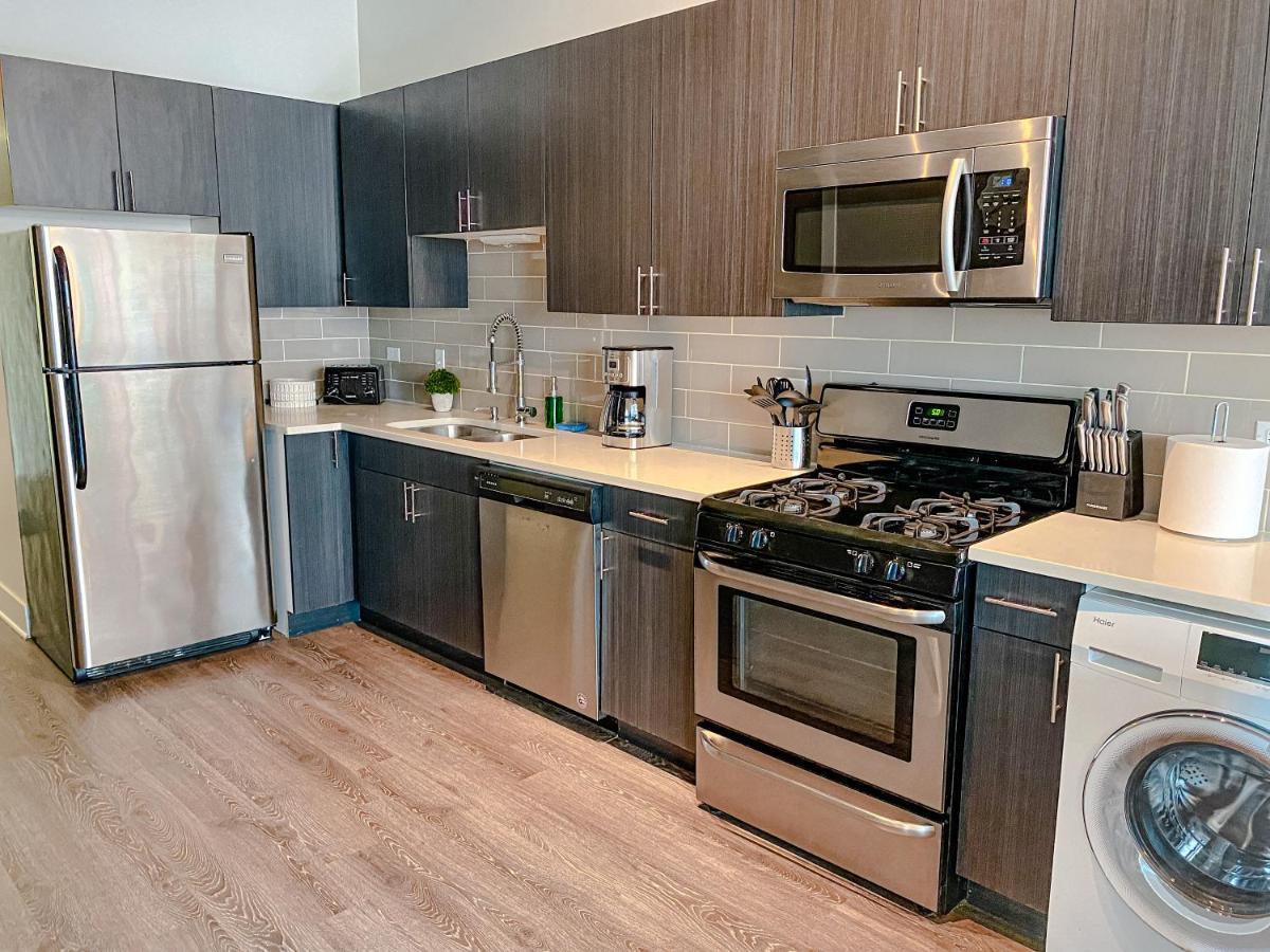 Spacious And Luxurious 3Br Near Mccormick Place And Soldier Field With Optional Parking - Sleeps 10 * Chicago