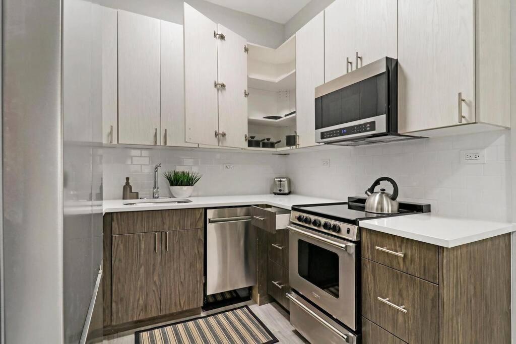 Wonderful 2-bedroom Near Restaurants - Hubbard 4 Apartment Chicago