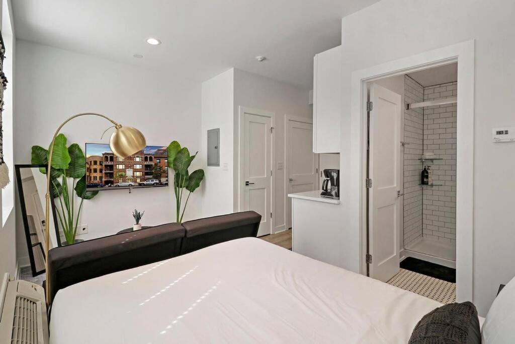 & Comfy Close To Shops & Dining - Montrose 210 & 212 Appartement Chicago