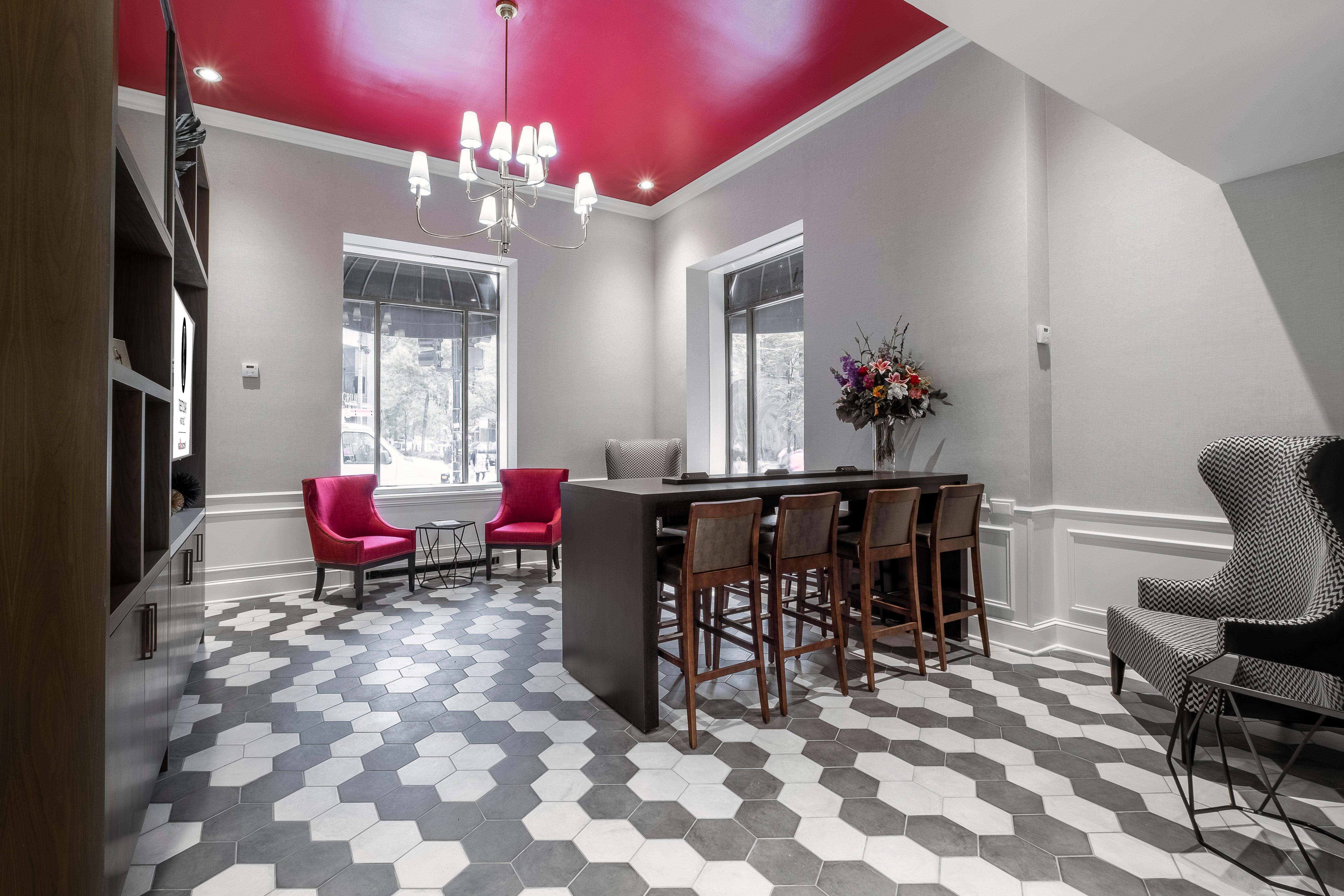 Saint Clair - Magnificent Mile 4*