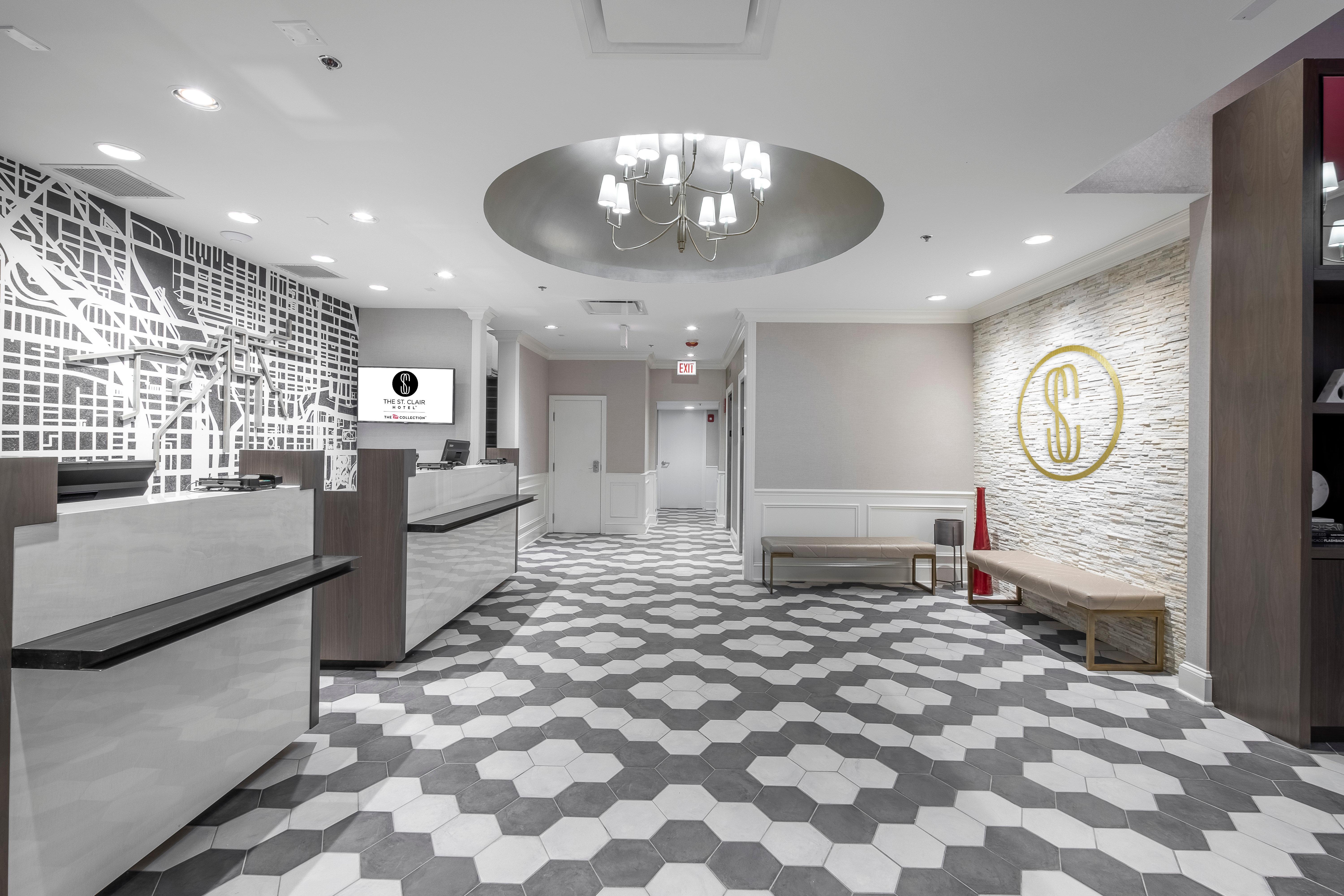 Hotel Saint Clair - Magnificent Mile 4*