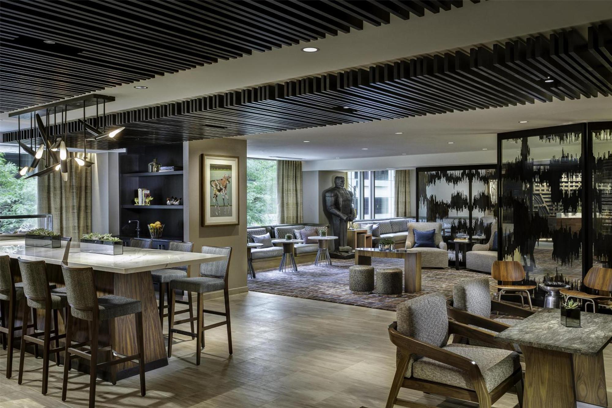 Hyatt Centric Magnificent Mile 4*