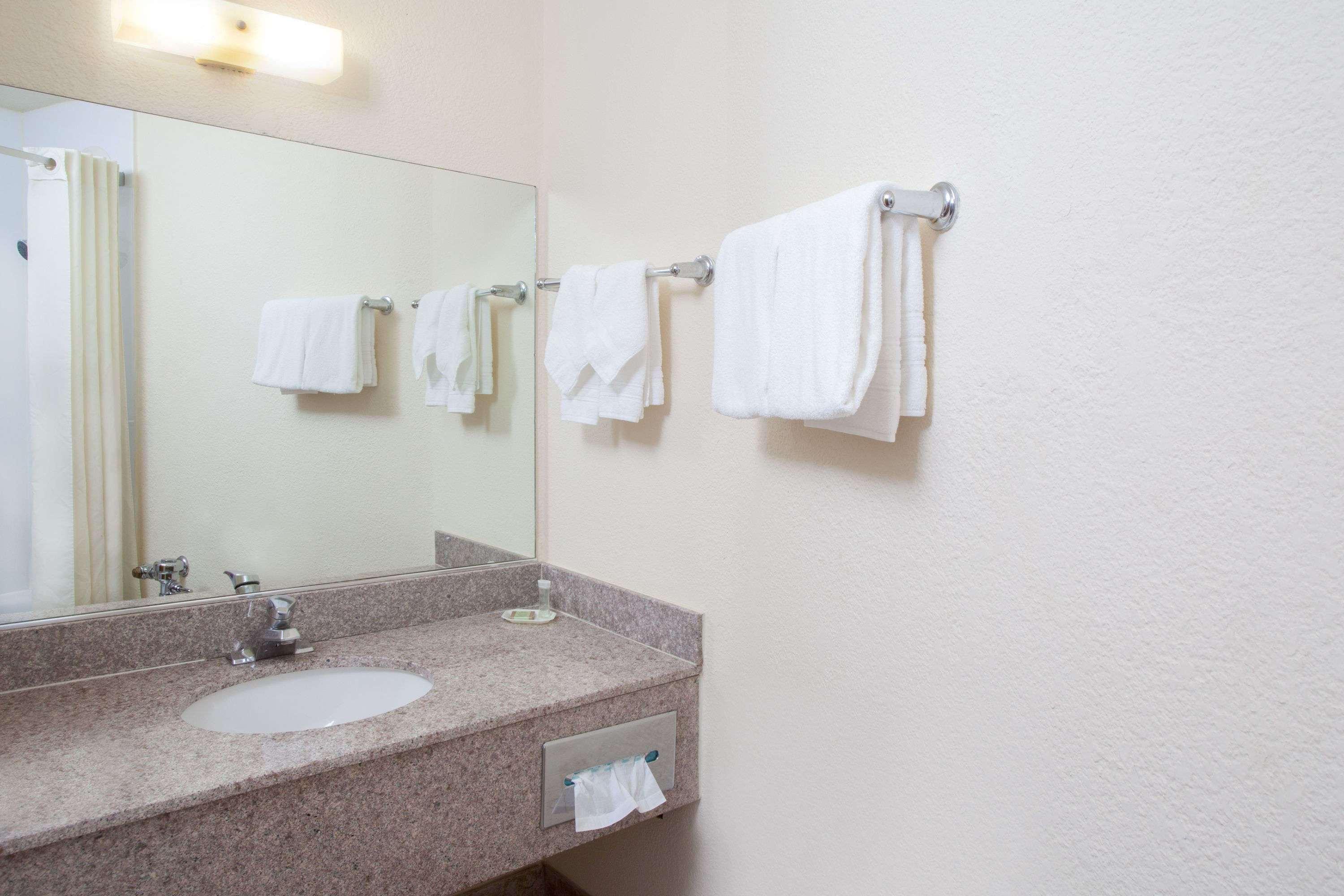 Super 8 By Wyndham Il Hotel 2*