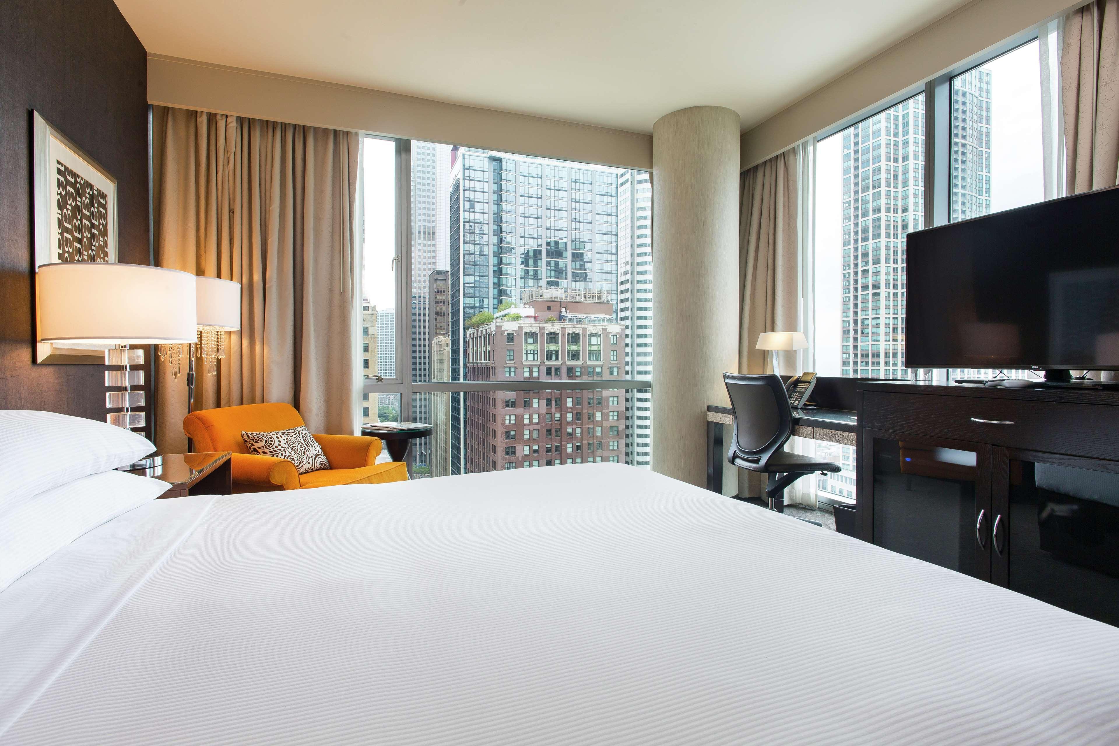 Thewit Chicago, A Hilton Chicago
