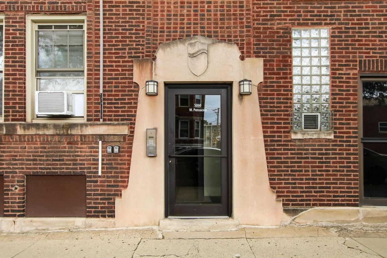 Stylish In Portage Park - Pensacola 2n * Chicago