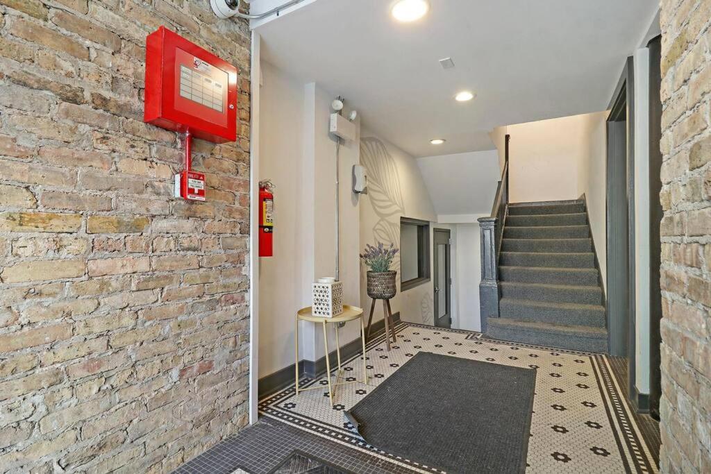 & Comfy Close To Shops & Dining - Montrose 210 & 212 Appartement Chicago