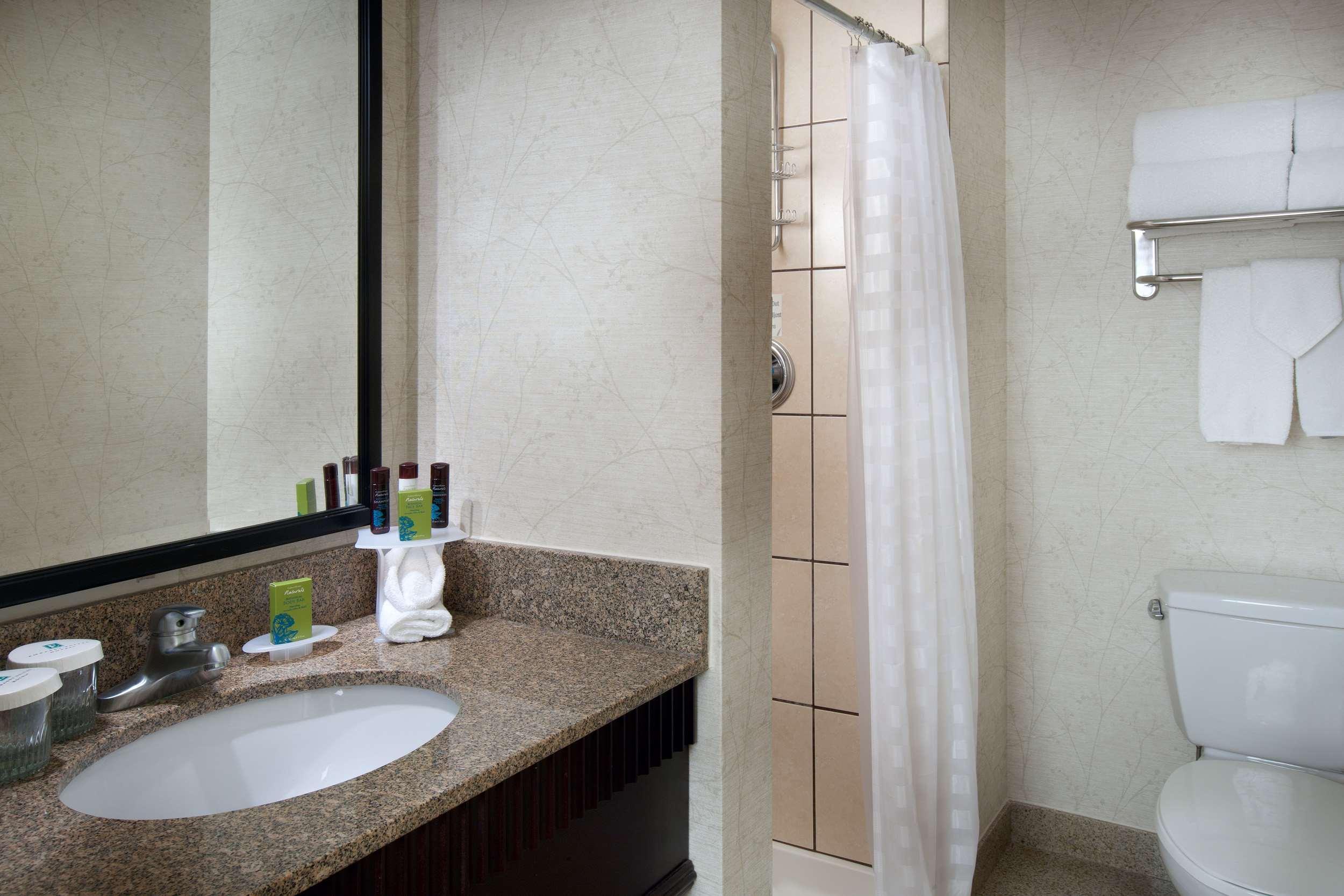 Embassy - Downtown River North Hotel Chicago