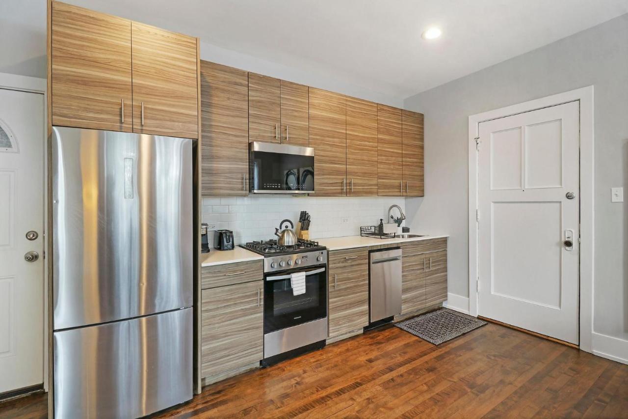 Modern Minimalist In Portage Park - Pensacola 3w Chicago