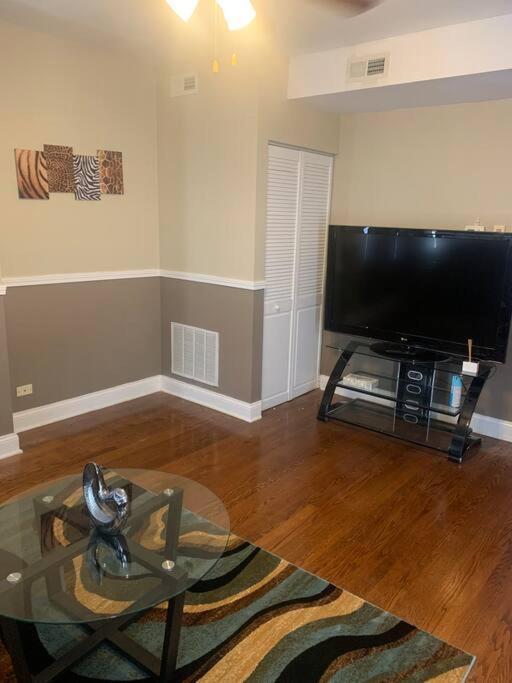 Luxury 3br, 1ba-5mins From Hyde Park Apartment Chicago