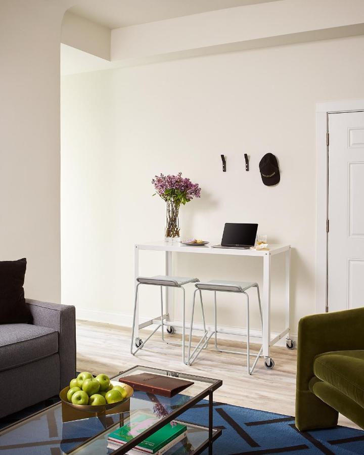 The Neighborhood Hotel - Lincoln Park 501 - Three Bedroom Penthouse Hotel *