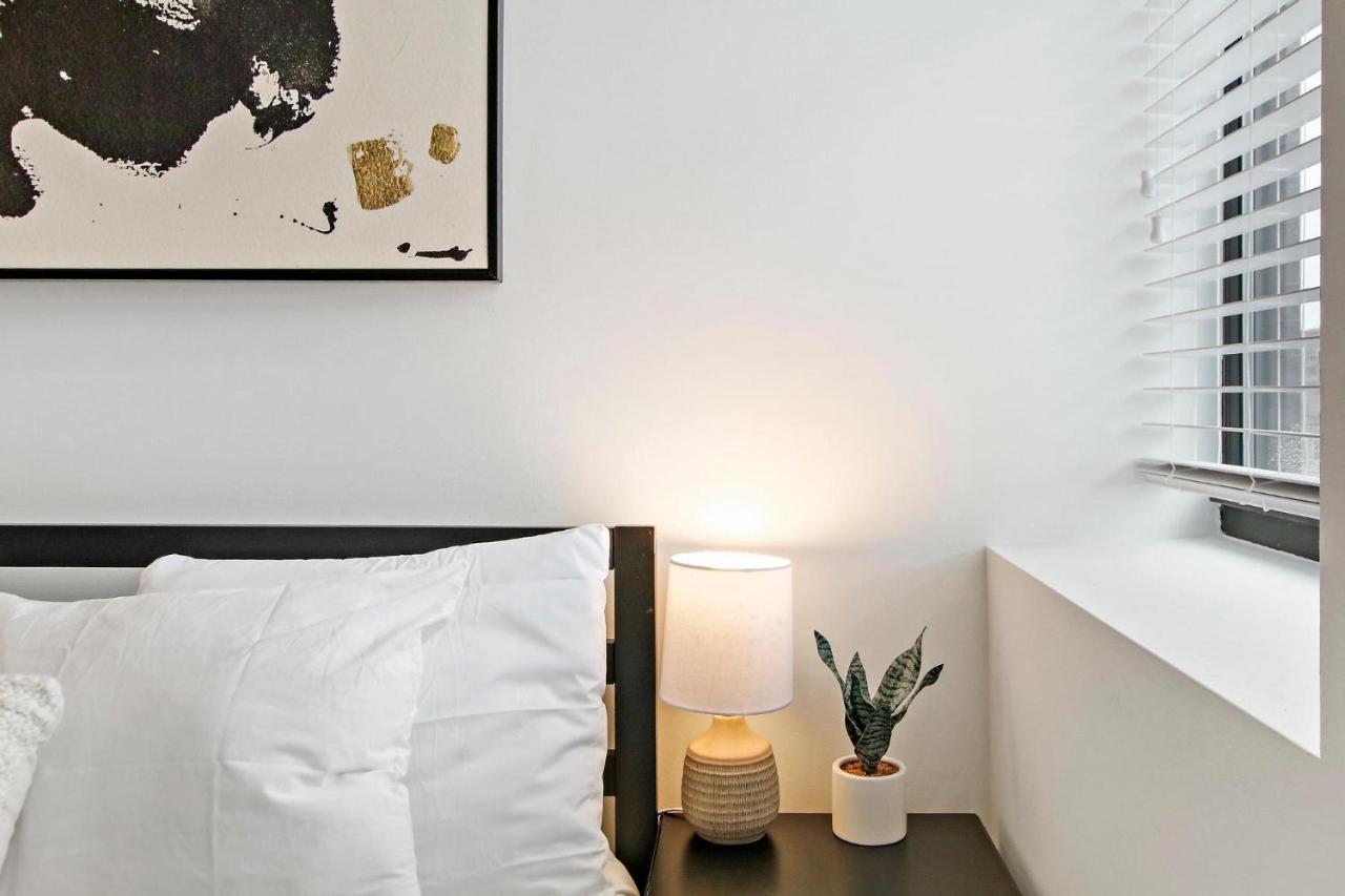Simple Studio Apt With In-unit Laundry - Wilson 403 Apartment Chicago