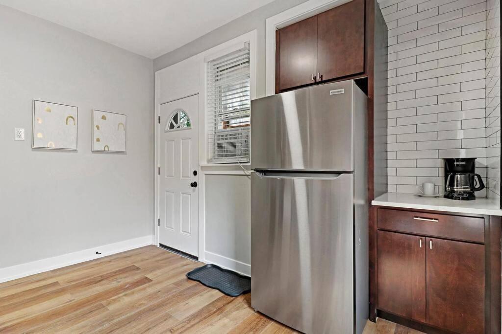 Lovely 2br With Equipped Kitchen - Wayne 2 Apartment *