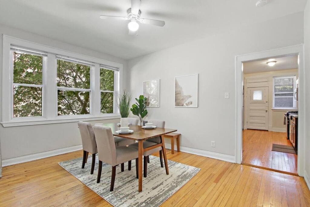 Charming 3br Close To Stores & Dining - Newgard 1n