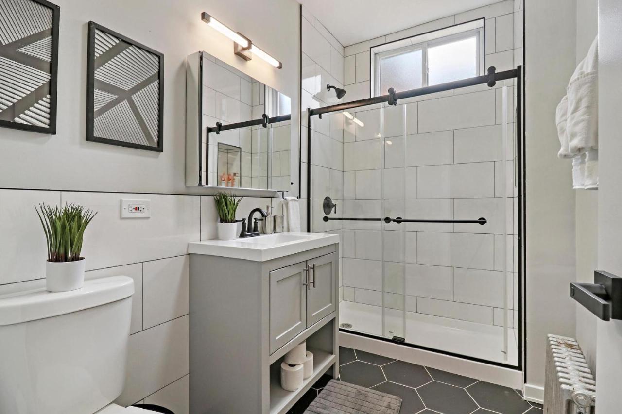 Lovely 2br With Equipped Kitchen - Wayne 2 Apartment Chicago